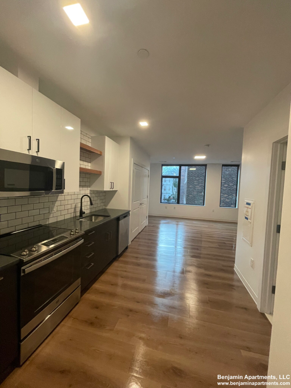 89 Brighton Ave #209