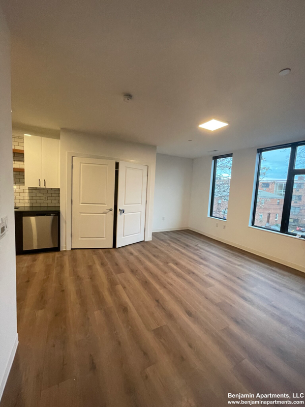 89 Brighton Ave #210