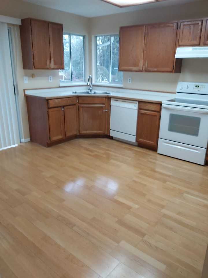 9414 161 Street - Photo 2 of 9