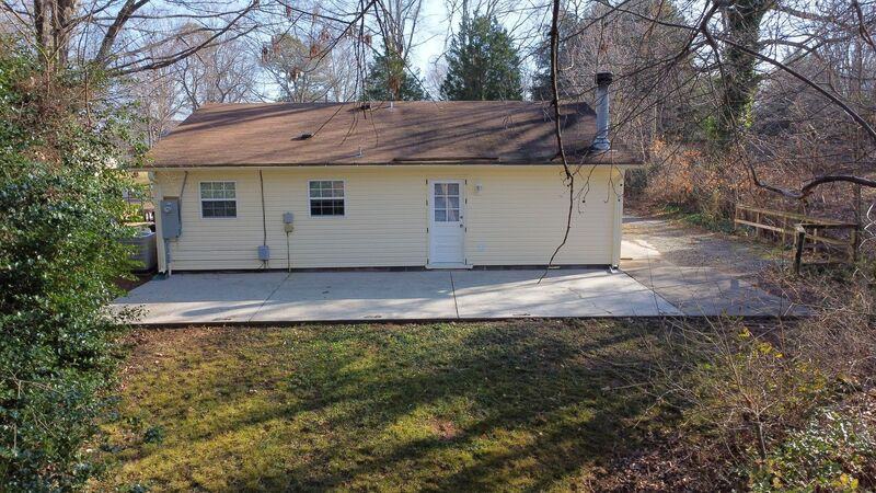 2912 Navajo Ave - Photo 3 of 26