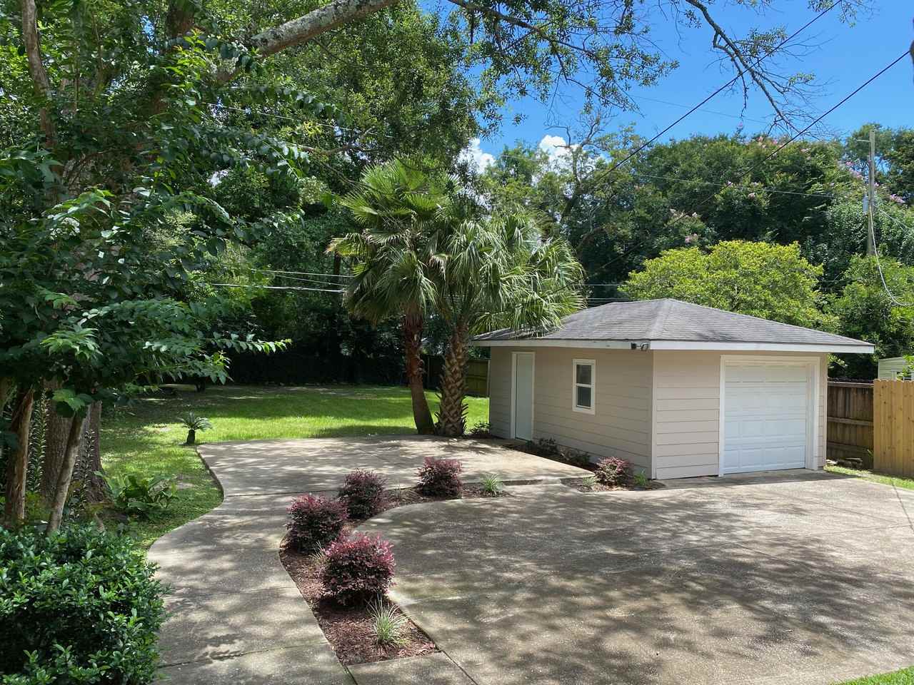 132 Florence Pl - Photo 2 of 25