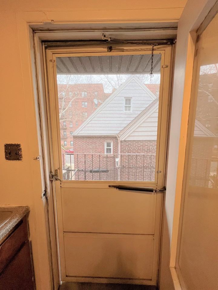 166-15 Depot Road #3d - Photo 3 of 9