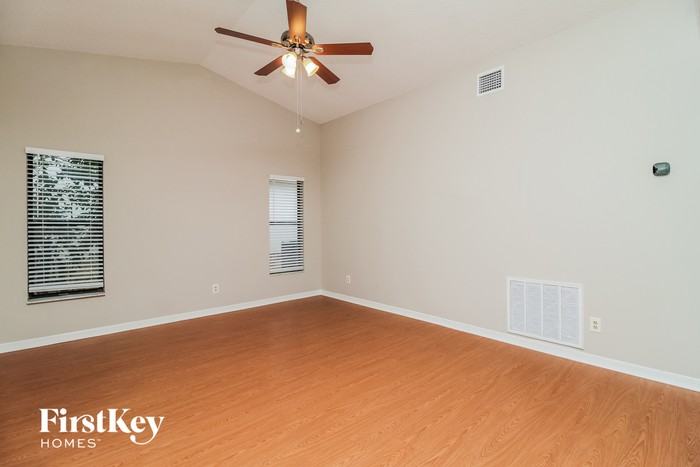 1083 Bent Way Ct - Photo 3 of 14