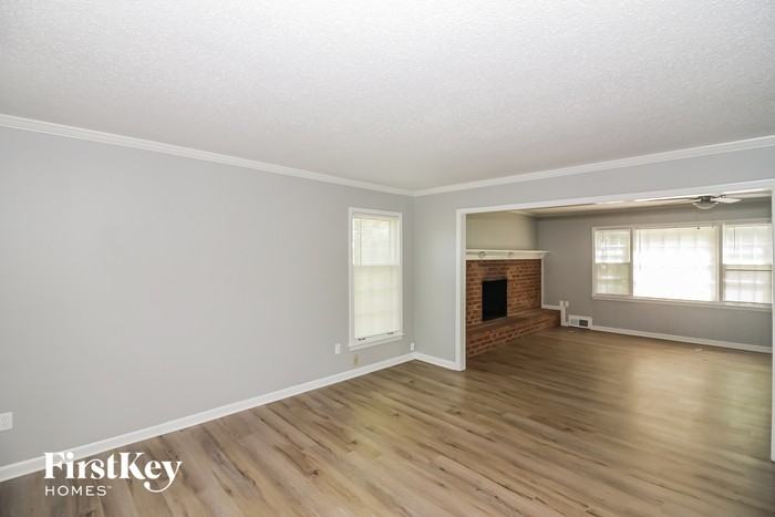 3066 Circle Gate Dr - Photo 2 of 15