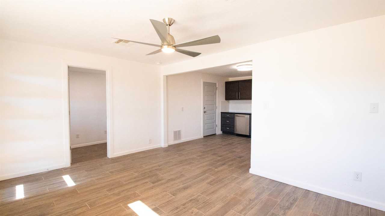 1233 Sw 65th St #1 - Photo 6 of 29