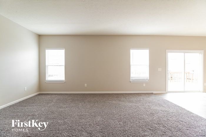 5591 Shetland Ct - Photo 3 of 15