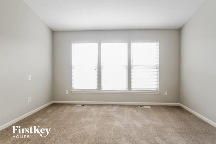 14009 Avalon East Dr - Photo 3 of 15