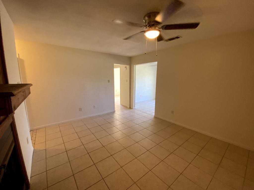 201 Jason Dr Apt B - Photo 3 of 23