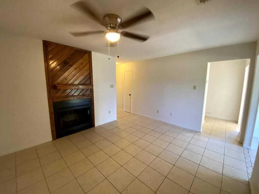 201 Jason Dr Apt B - Photo 4 of 23