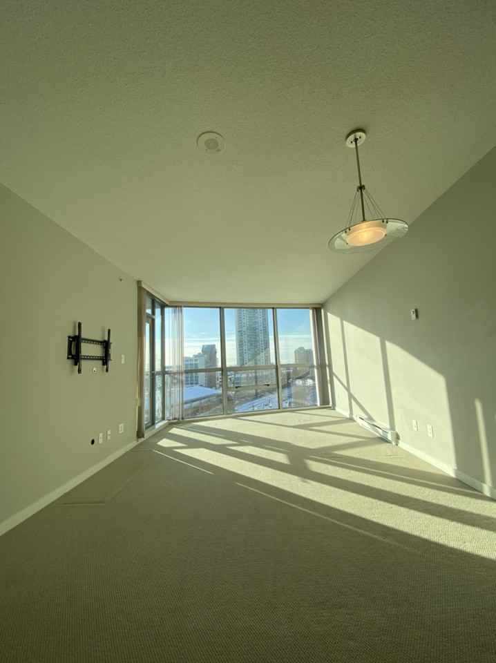 774 Columbia St - Photo 3 of 10