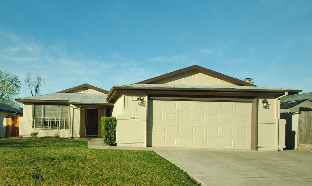 6835 Donerail Dr - Photo 2 of 17