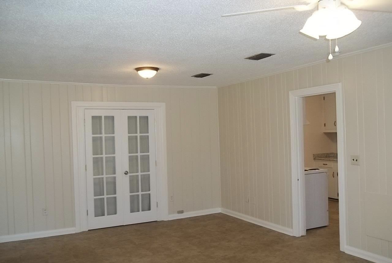 505 Osborne St #505 - Photo 2 of 8