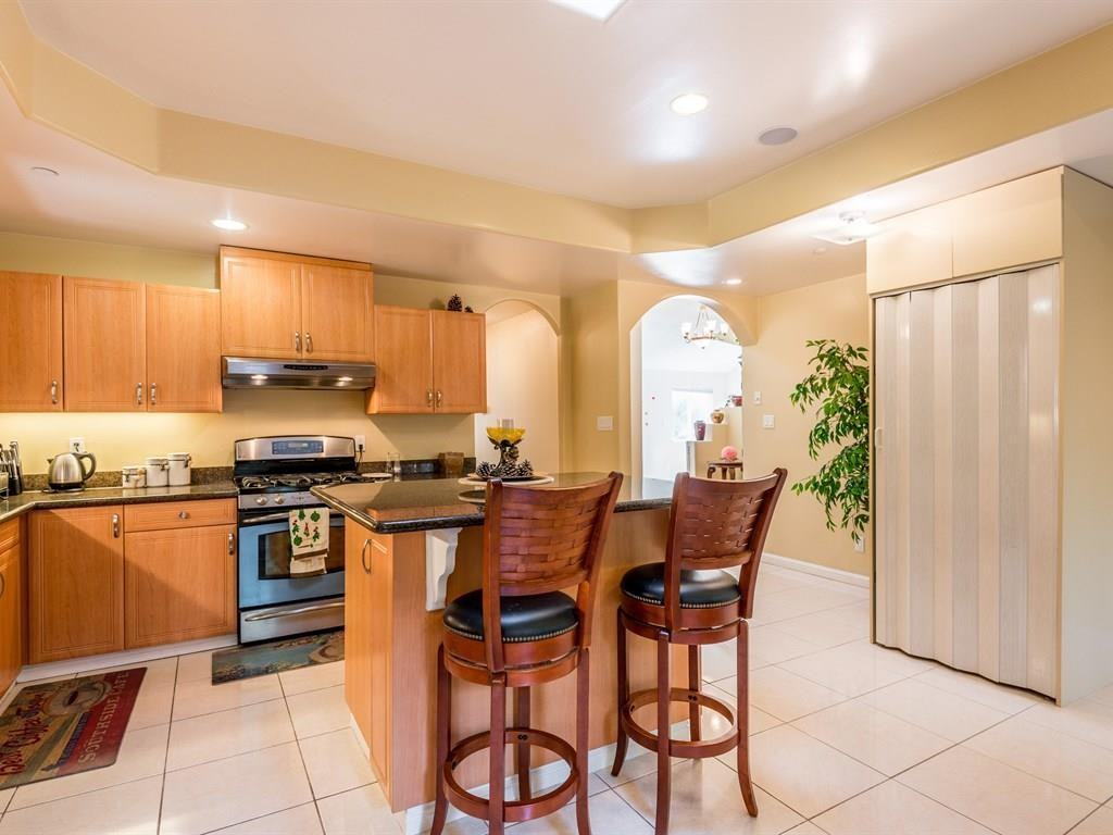 322 Jackson St - Photo 2 of 27