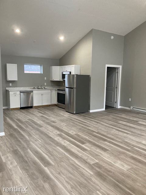 2121 Grand Central Ave - Photo 2 of 11