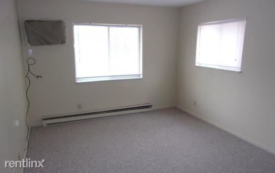 845 N Main St - Photo 3 of 4