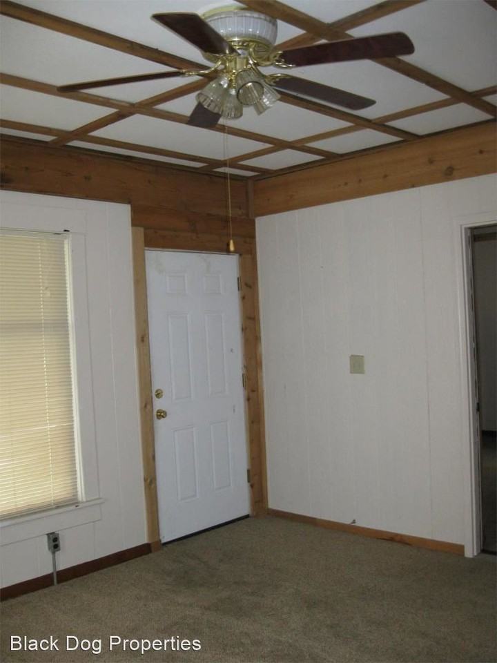 1010 Laramie - Photo 2 of 9