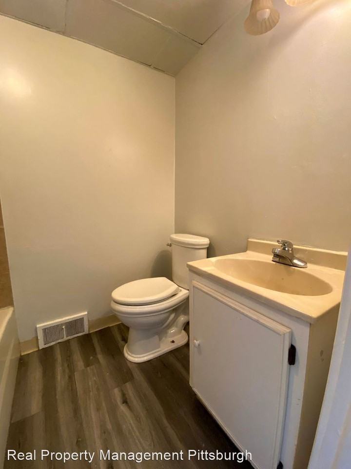 200 Alries Road - Photo 3 of 5