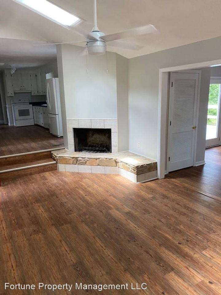 328 Jackson Rd - Photo 3 of 16