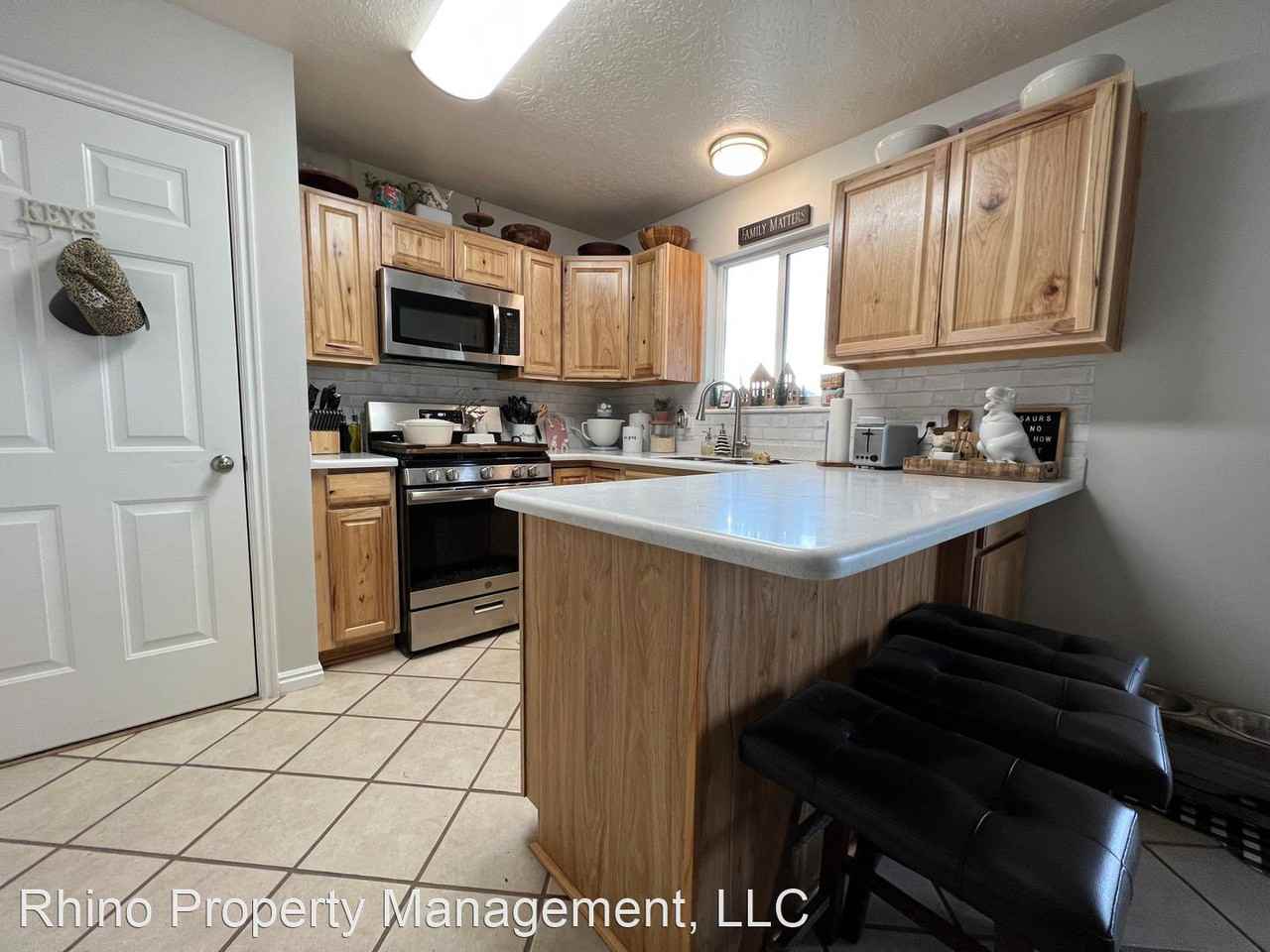 2077 W 1835 N - Photo 2 of 17
