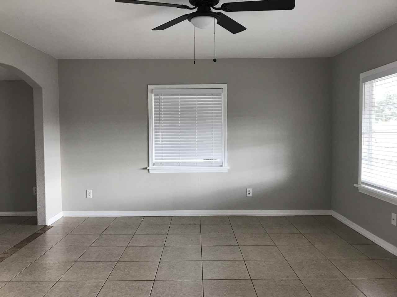 8238 W Monroe St - Photo 2 of 36