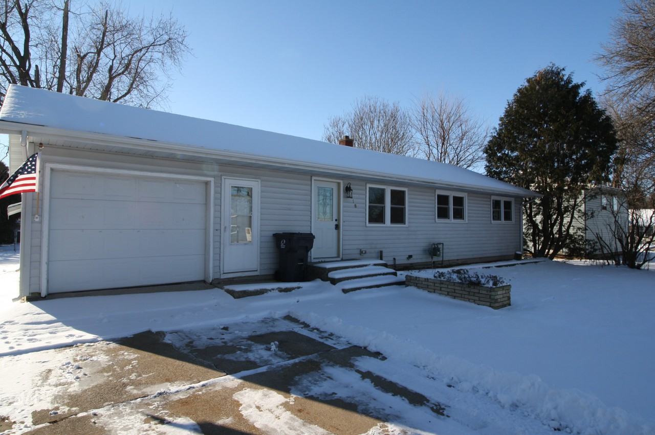 318 E Marquette St - Photo 2 of 23