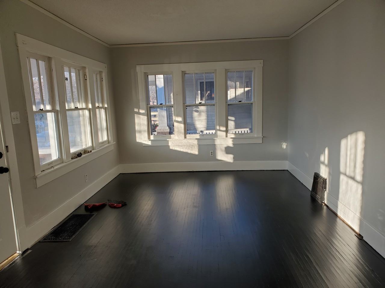 1454 E Main St - Photo 3 of 9