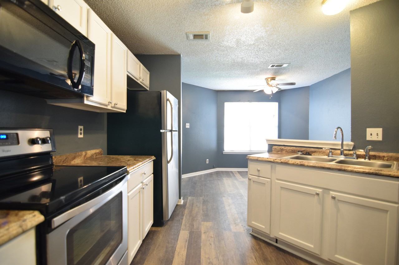 2602 Hemlock Dr - Photo 6 of 17