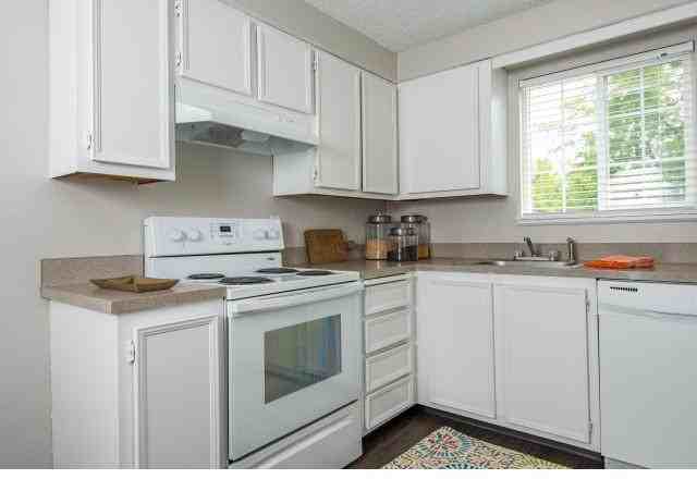 West End Apartments - Photo 2 of 34