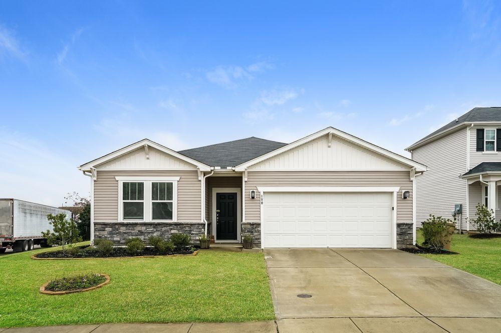 180 Yadkin St, Clayton, NC 27520 3 Bedroom Apartment for 1,675/month