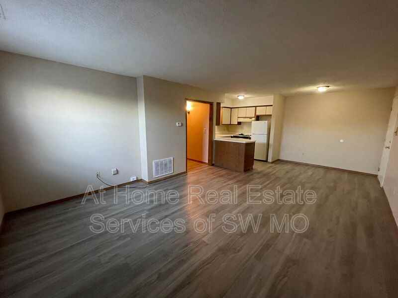 2856 S Rogers Ave #2 - Photo 7 of 12