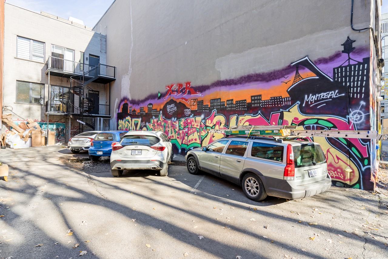 3460 Rue Saint-Denis #b - Photo 2 of 21