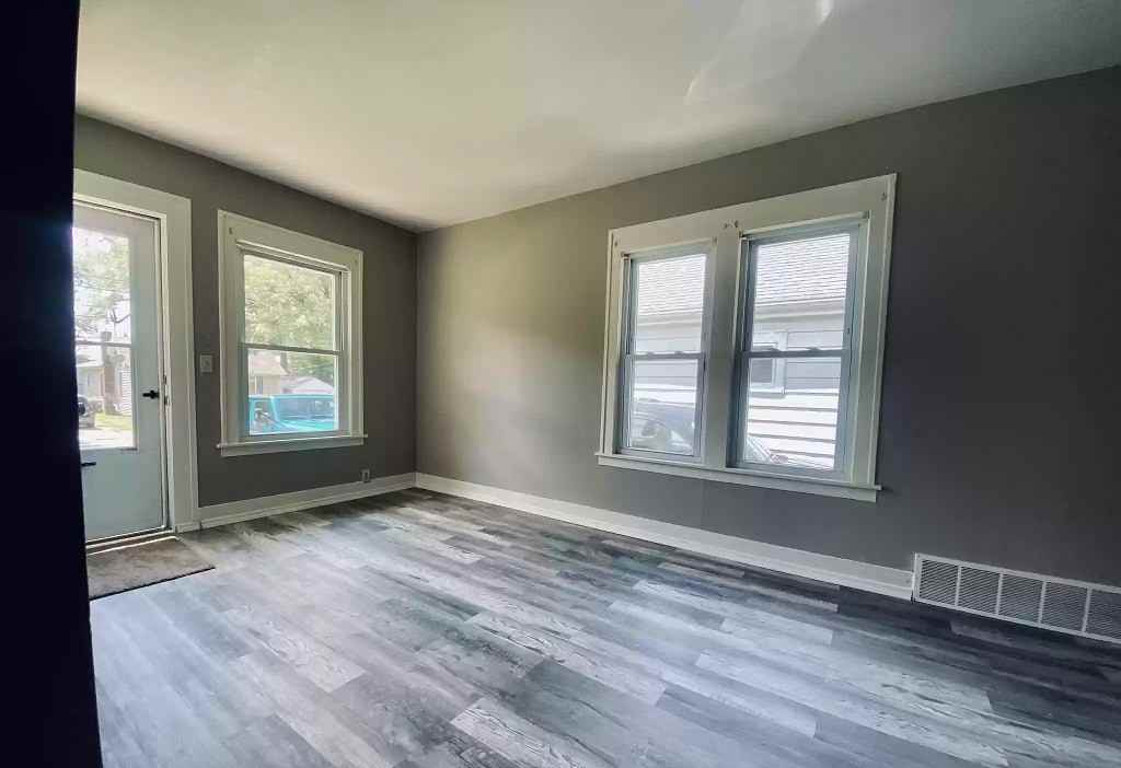 809 East Gier Street - Photo 2 of 8