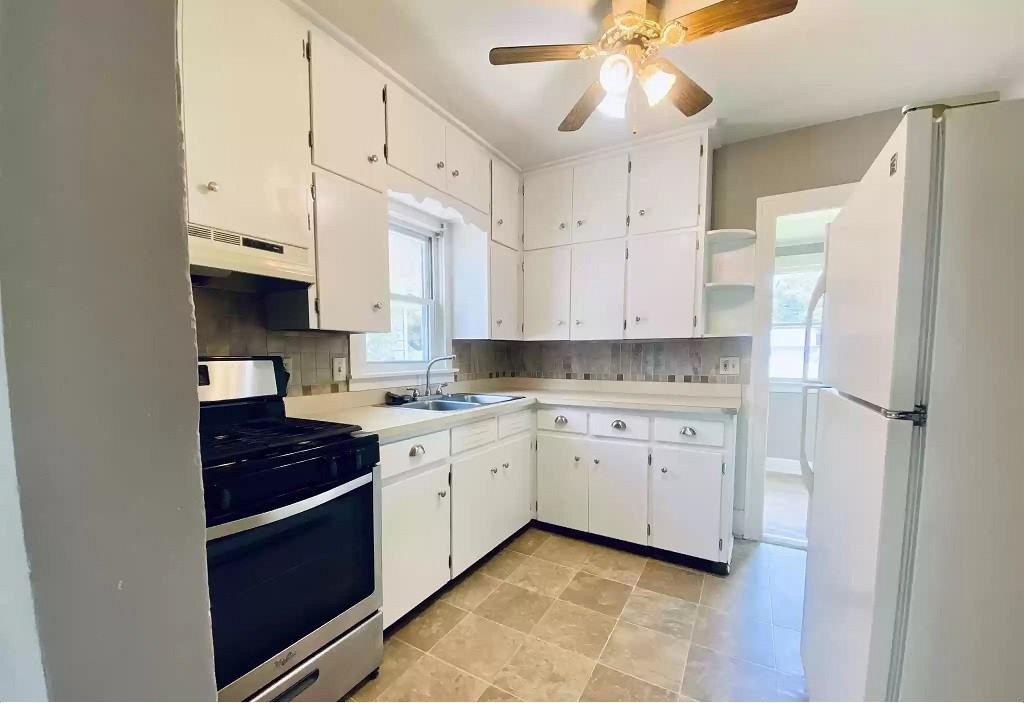 809 East Gier Street - Photo 3 of 8