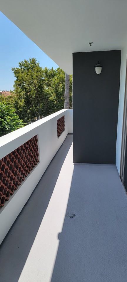 949 North Croft Avenue #203 - Photo 5 of 12