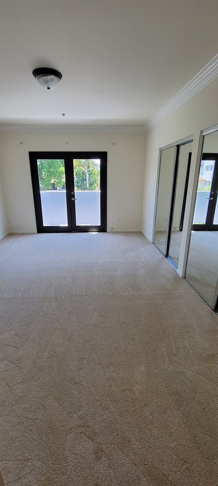 949 North Croft Avenue #203 - Photo 7 of 12