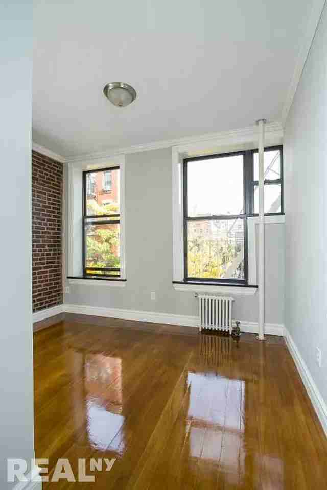 Mott St #11 - Photo 2 of 4