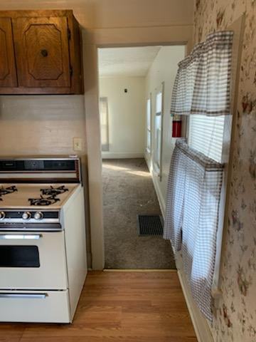 404 W Bloomfield St - Photo 2 of 7
