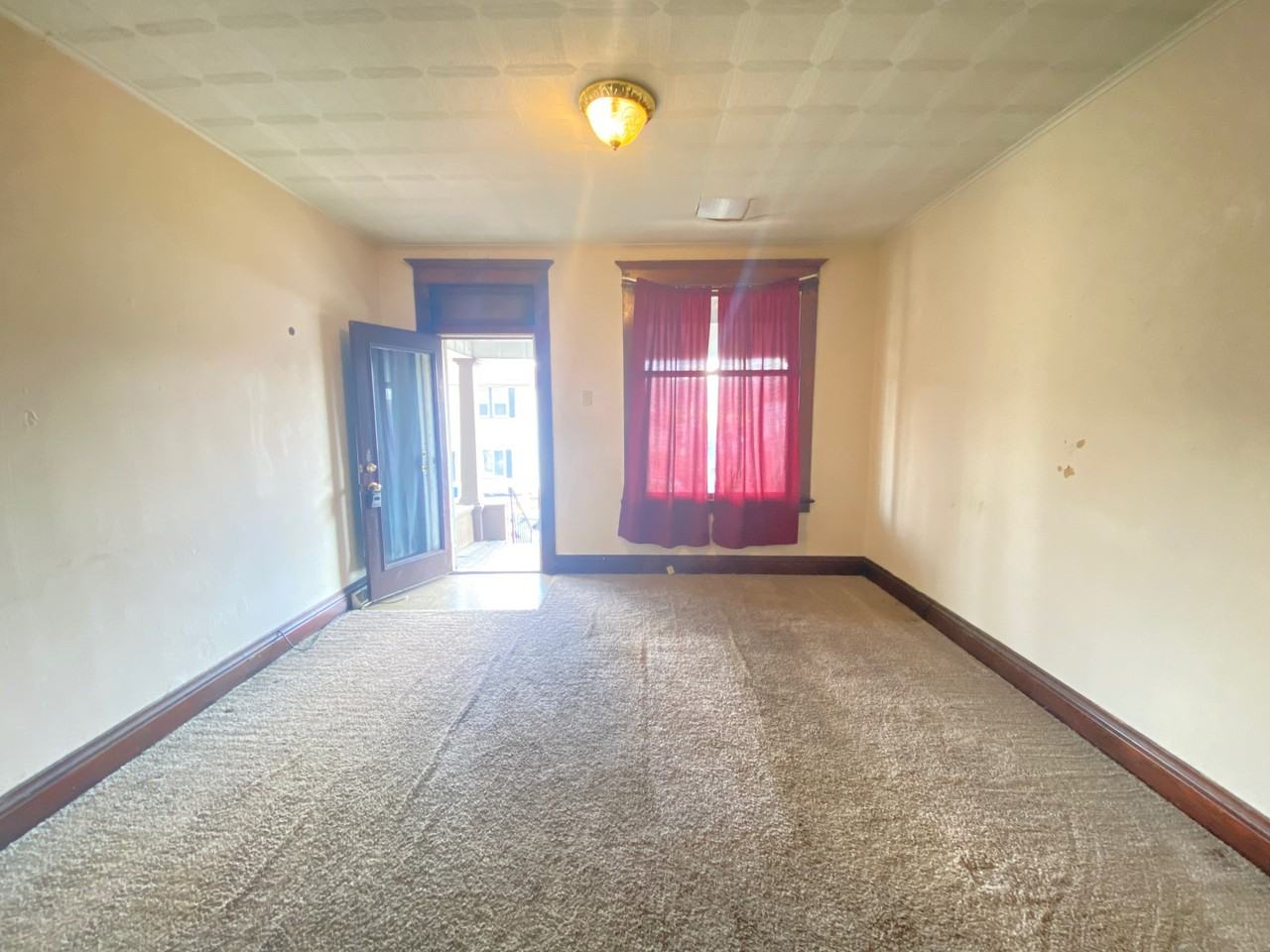 4271 Franklin St - Photo 3 of 10