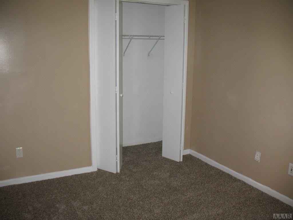 214 Old Oak Rd - Photo 2 of 9