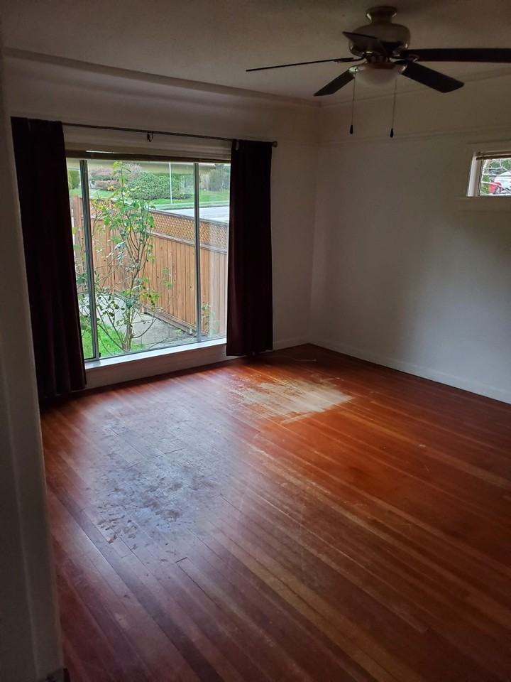 1032 Saint Andrews Street - Photo 2 of 11