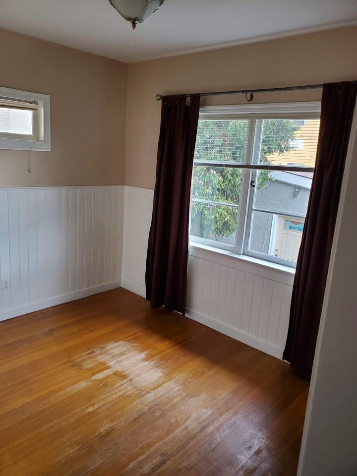 1032 Saint Andrews Street - Photo 3 of 11