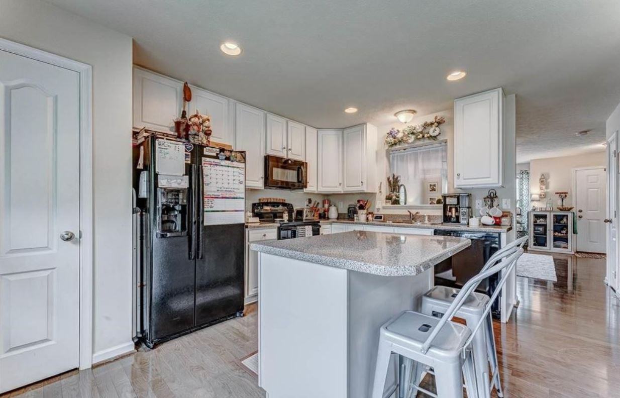 108 Auburn Dr #1 - Photo 3 of 22