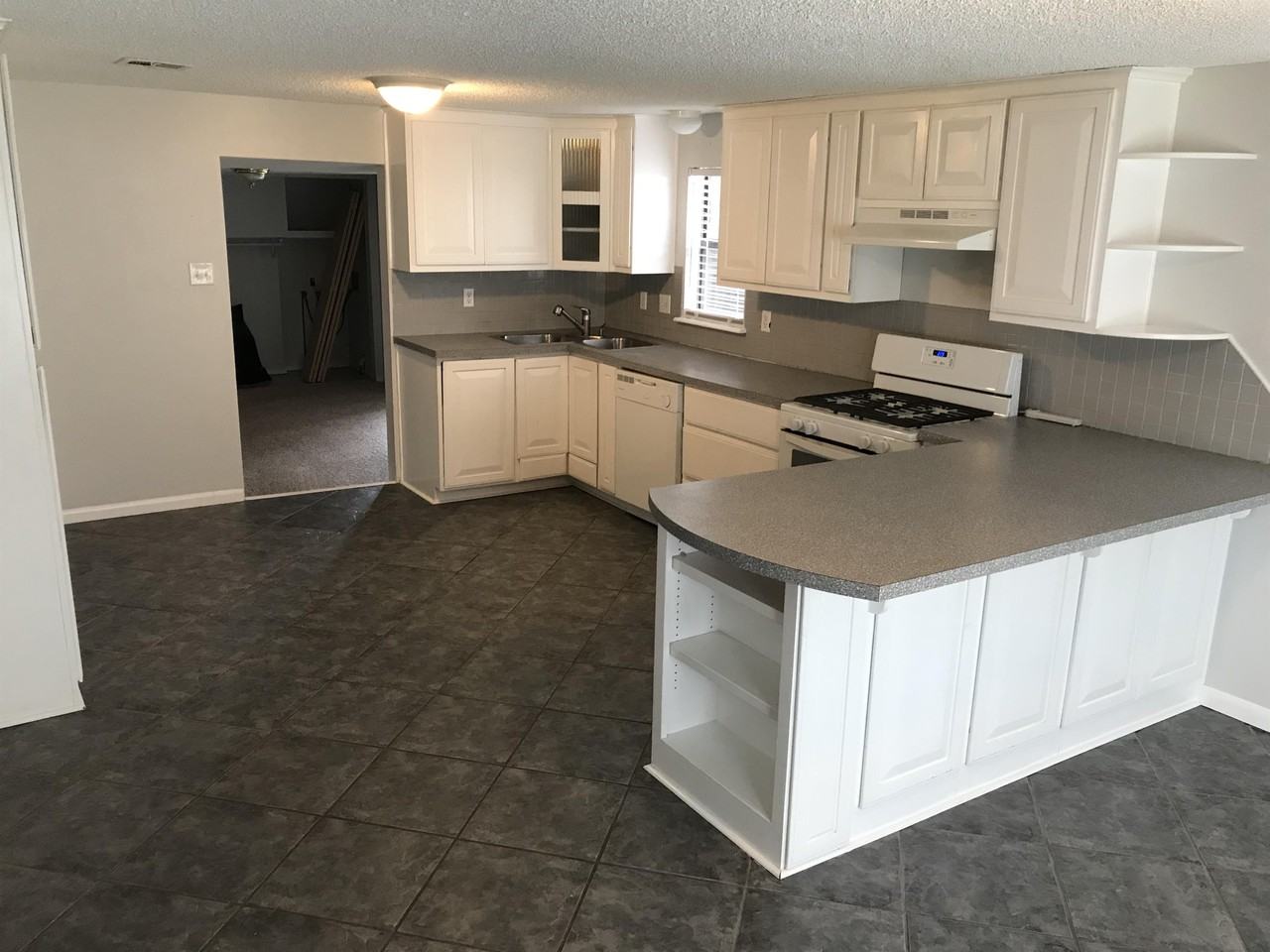 1300 N Louisa Ave #56 - Photo 3 of 13