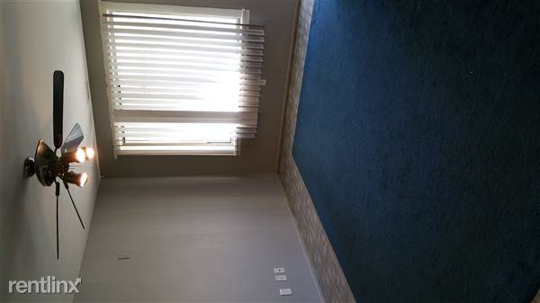 17586 Dora St - Photo 3 of 5