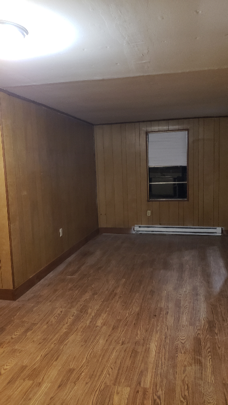 704 1/2 Violet St - Photo 2 of 4