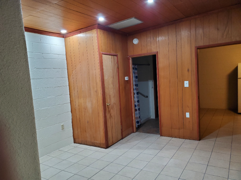 1905 W 16th Pl - Photo 4 of 16