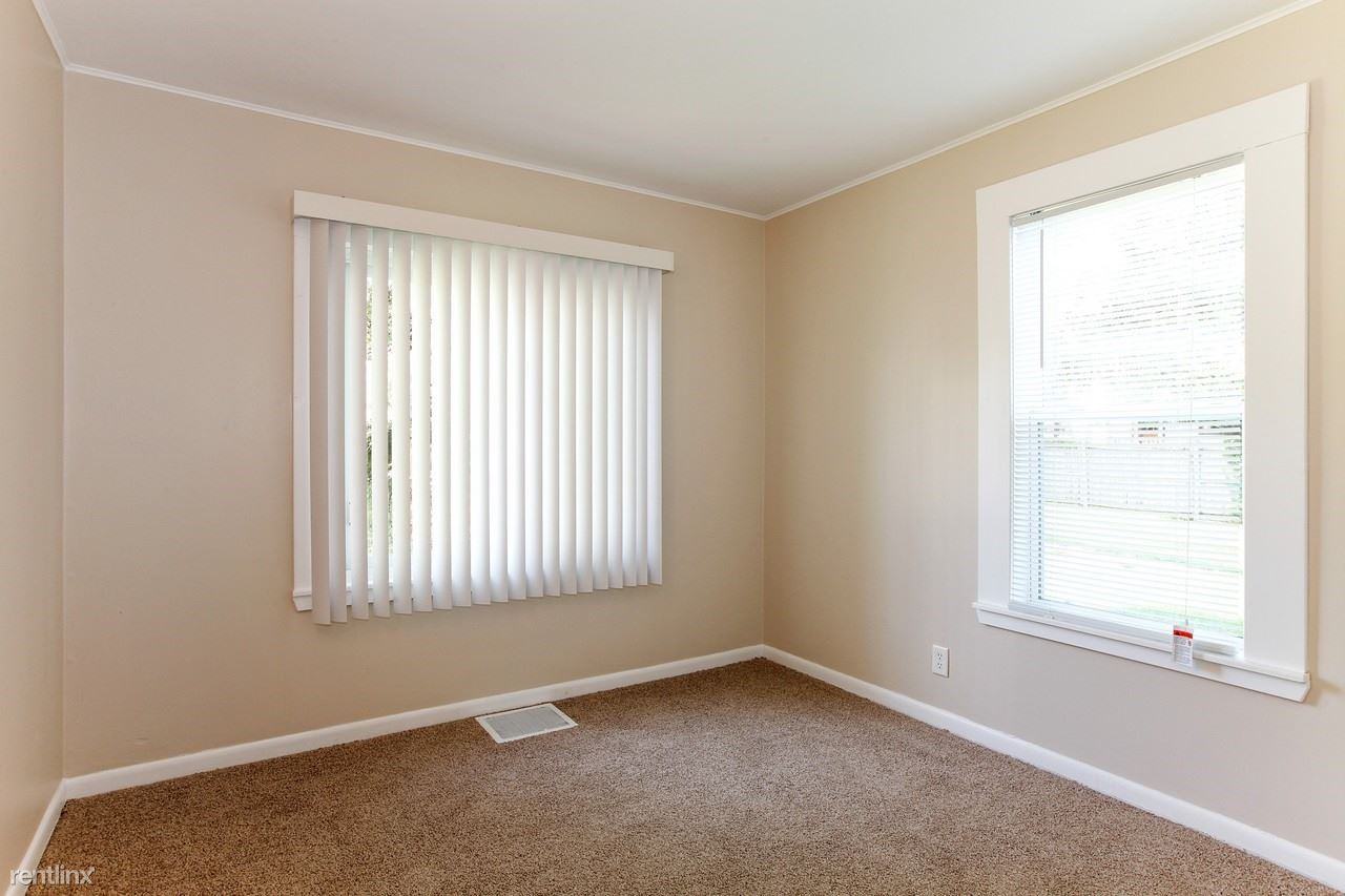 1014 Nicholson St - Photo 3 of 23