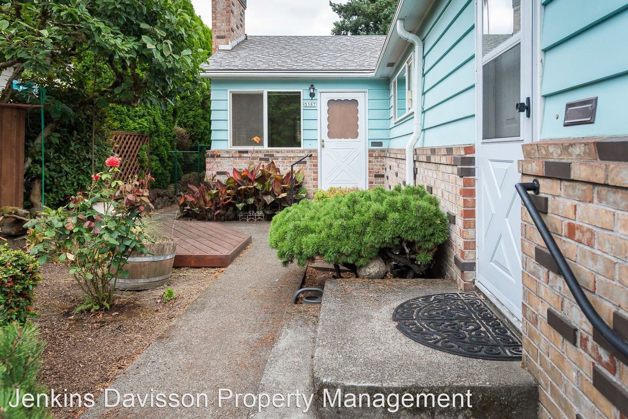 3385 SE 10th Ave. - Photo 2 of 33