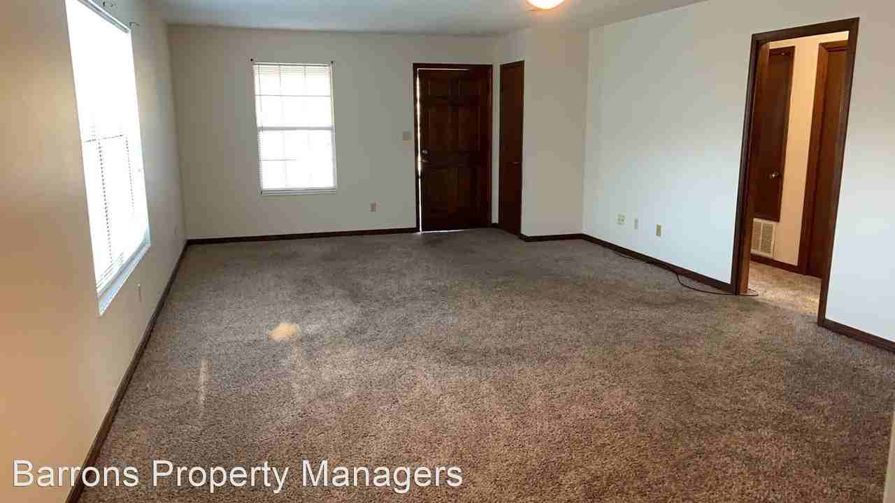 2774 Villa Woods Cir - Photo 3 of 17