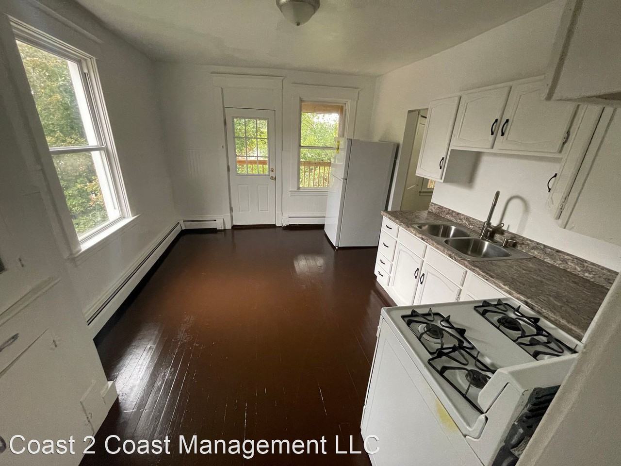 939 Beaver Rd - Photo 2 of 16